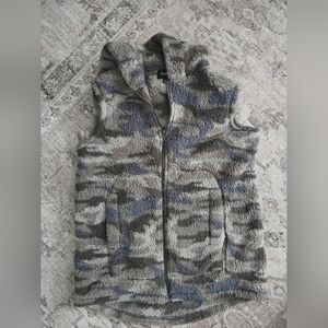 Zenana Camouflage Fleece Vest